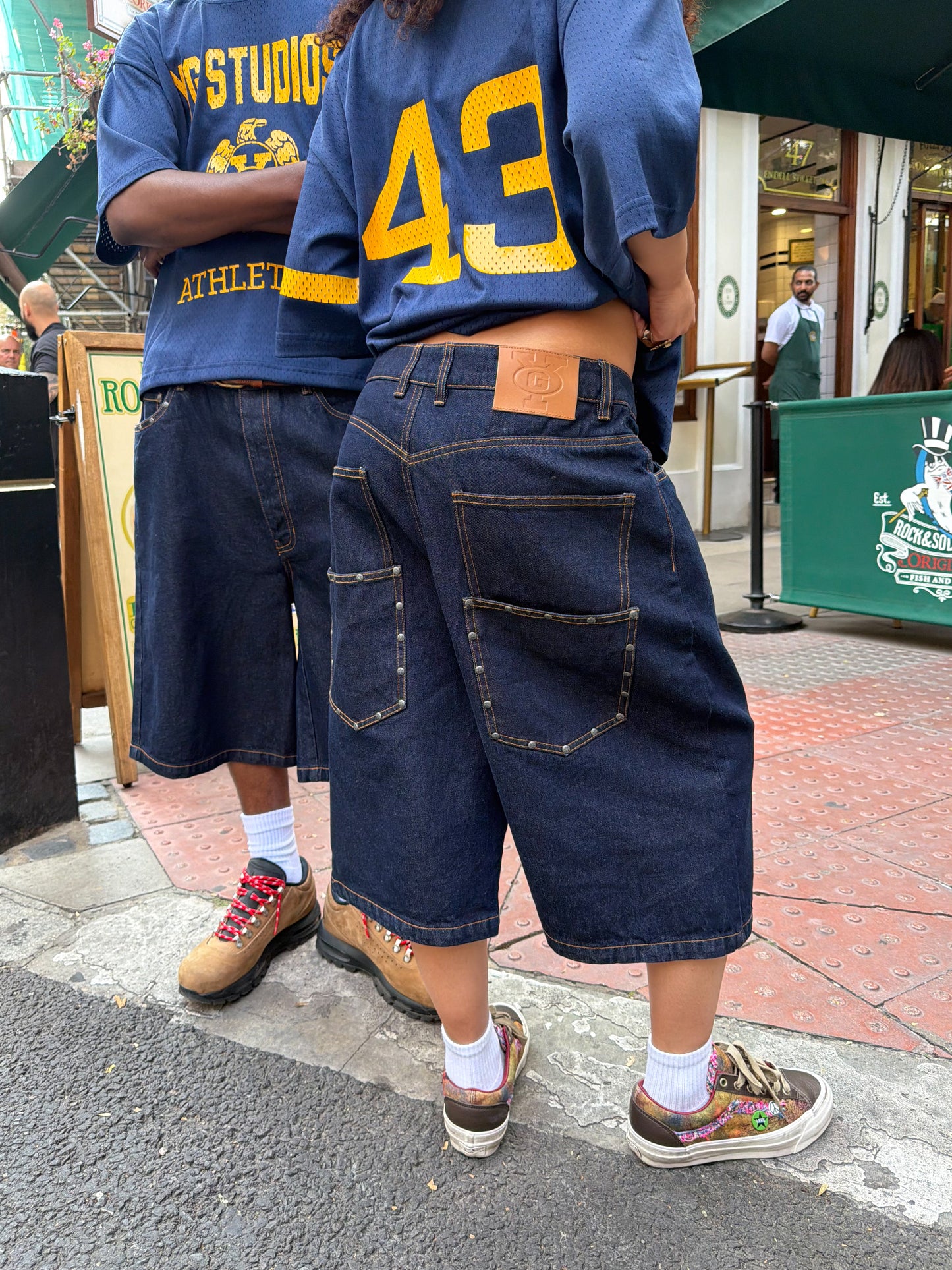 YG STUD RAW DENIM SHORTS